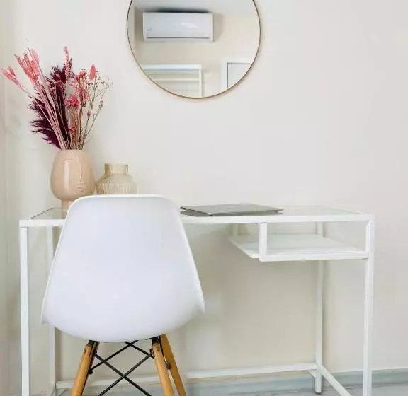 Alora Home   Hostatel