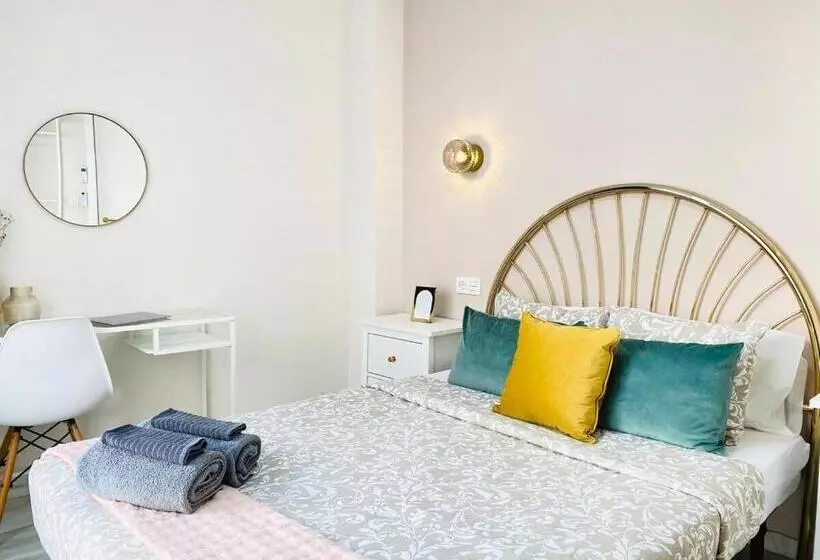 Alora Home   Hostatel