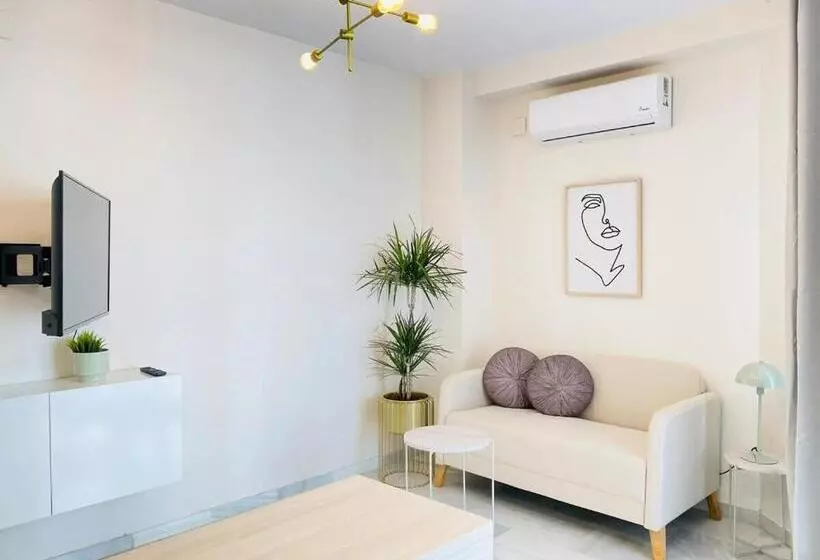 Alora Home   Hostatel