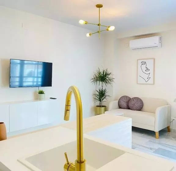 Alora Home   Hostatel