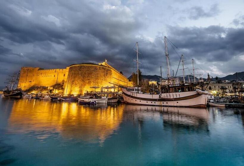 Anadol Hotel & Pool At Kyrenia City Center