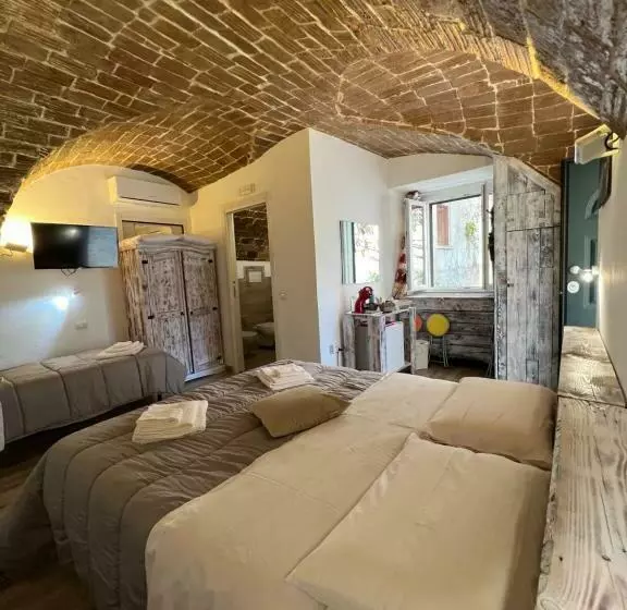 تختخواب و صبحانه L Antico Soffitto Tropea