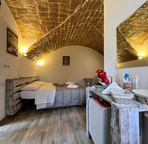 تختخواب و صبحانه L Antico Soffitto Tropea