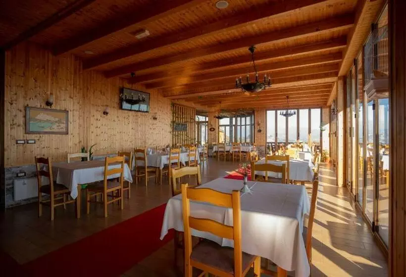 Hotel Wooden House