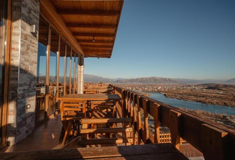 فندق Wooden House