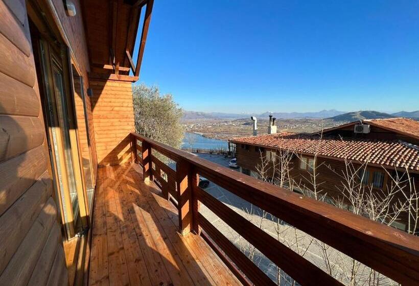 فندق Wooden House