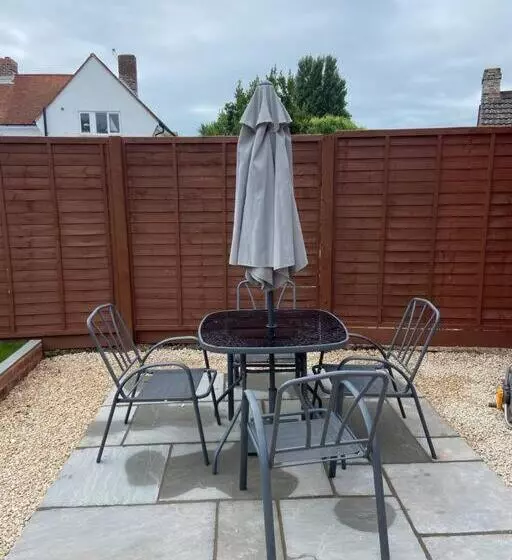 Modern Ground Floor Garden Apartment With Parking