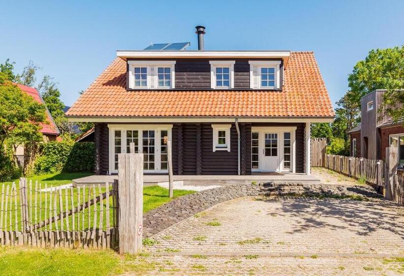 Strandhuis De Pierewaaier