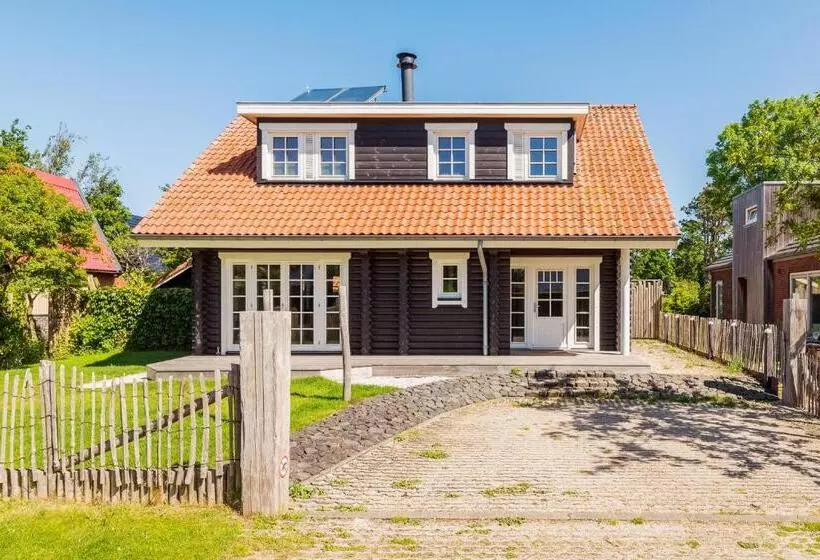 Strandhuis De Pierewaaier
