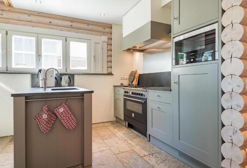 Strandhuis De Pierewaaier