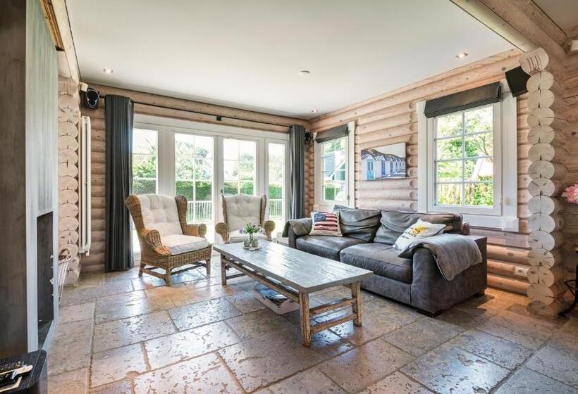 Strandhuis De Pierewaaier