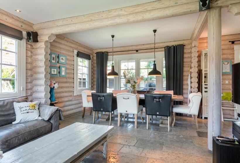 Strandhuis De Pierewaaier