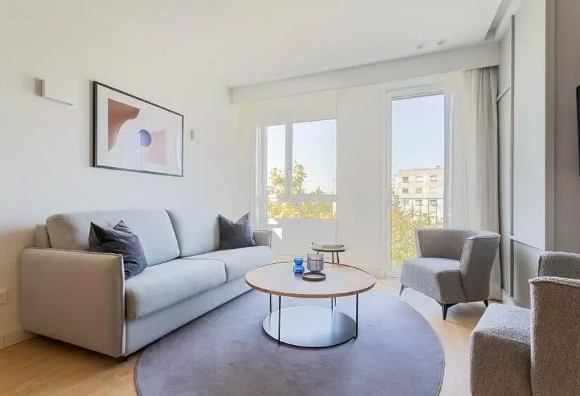 Uma Suites O Donnell