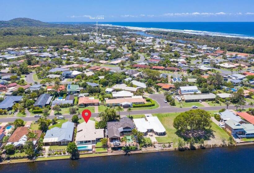 Pottsville Oasis With Pool & Private Entry To Canal