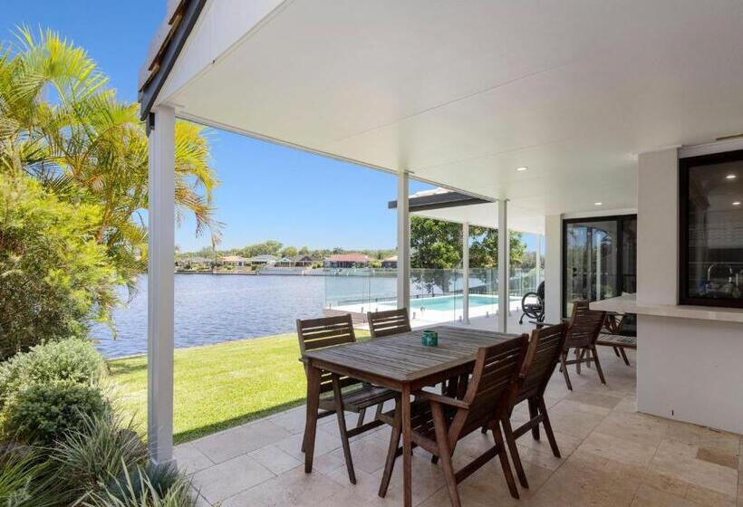 Pottsville Oasis With Pool & Private Entry To Canal