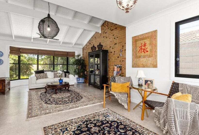 Pottsville Oasis With Pool & Private Entry To Canal