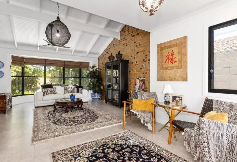 Pottsville Oasis With Pool & Private Entry To Canal