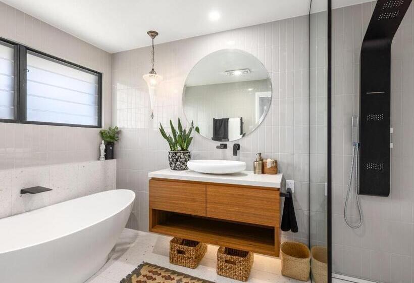 Pottsville Oasis With Pool & Private Entry To Canal