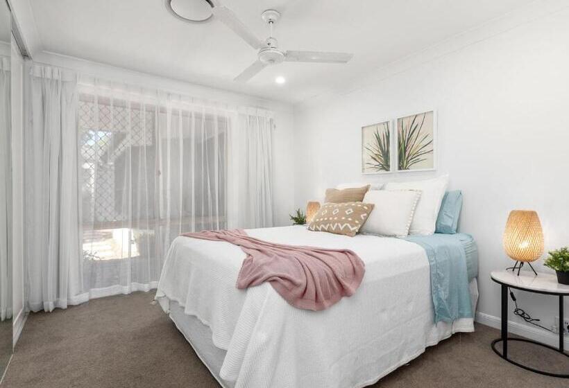 Pottsville Oasis With Pool & Private Entry To Canal