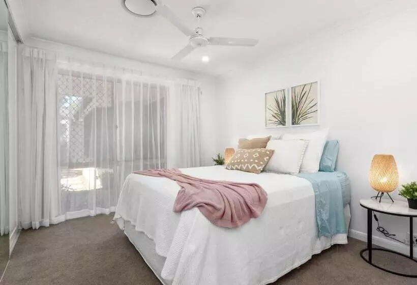 Pottsville Oasis With Pool & Private Entry To Canal