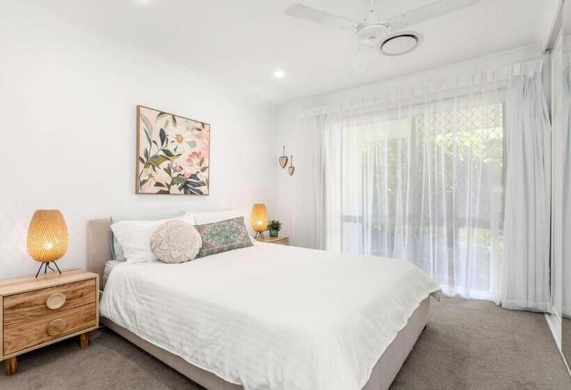 Pottsville Oasis With Pool & Private Entry To Canal