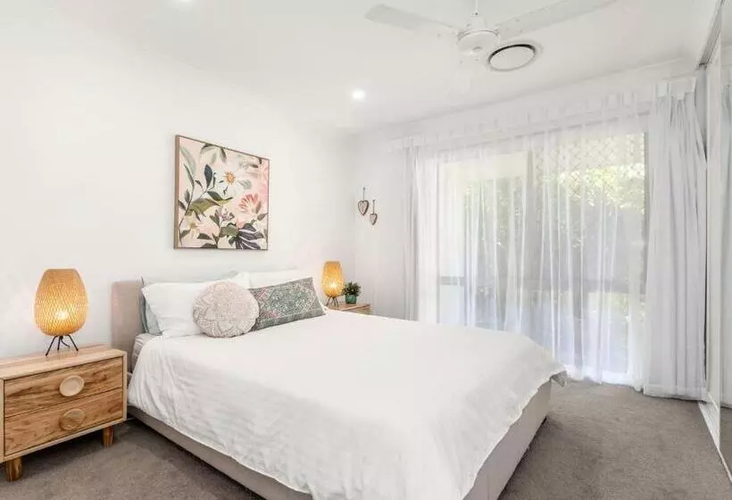 Pottsville Oasis With Pool & Private Entry To Canal