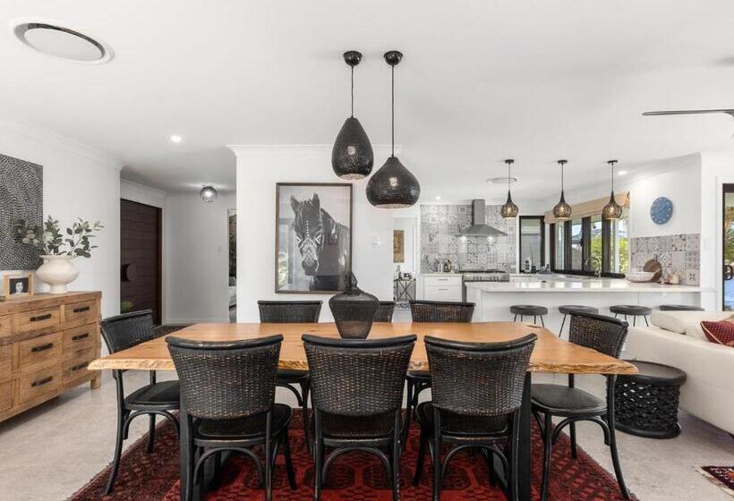 Pottsville Oasis With Pool & Private Entry To Canal