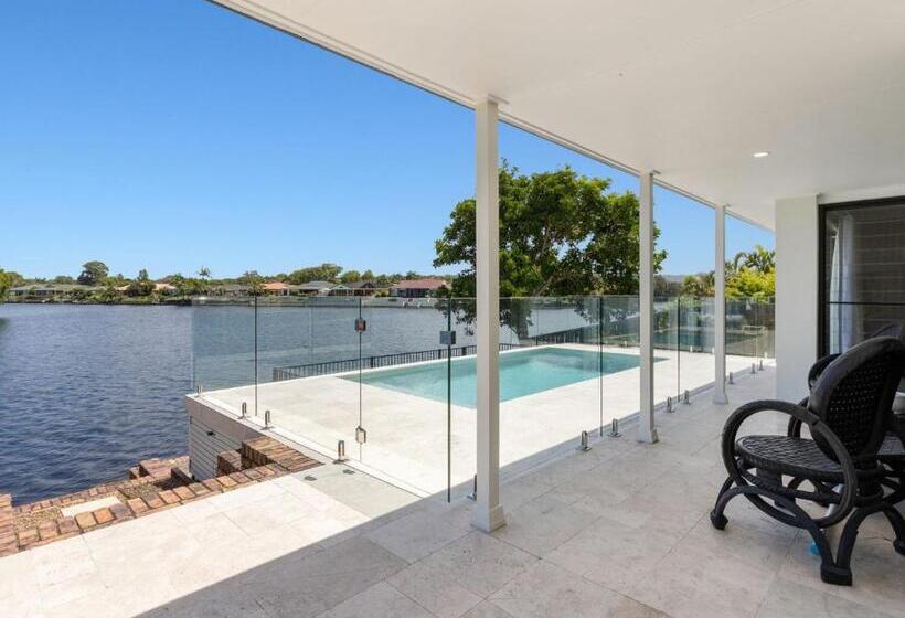 Pottsville Oasis With Pool & Private Entry To Canal