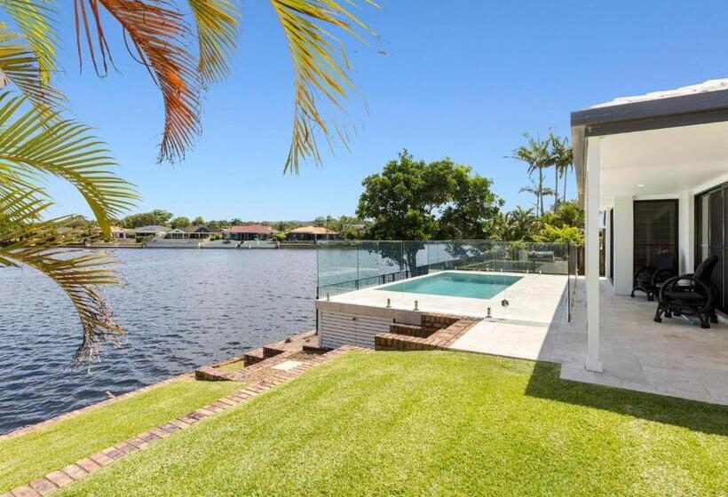 Pottsville Oasis With Pool & Private Entry To Canal