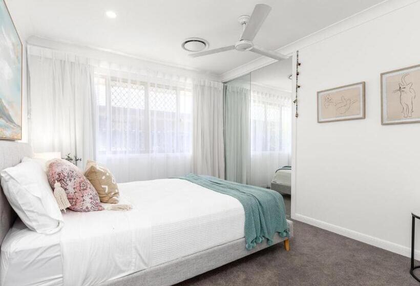 Pottsville Oasis With Pool & Private Entry To Canal