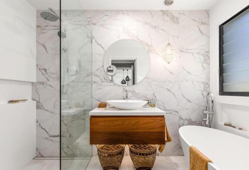 Pottsville Oasis With Pool & Private Entry To Canal