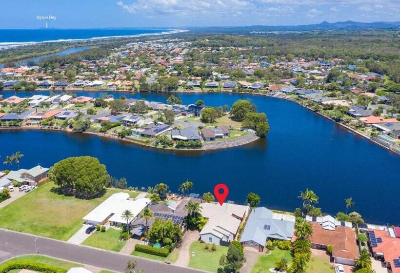 Pottsville Oasis With Pool & Private Entry To Canal