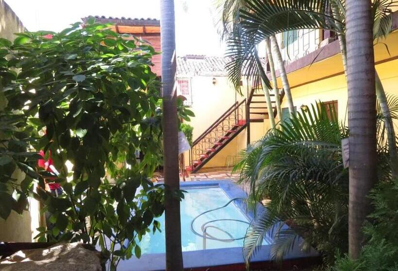 هتل Hospedaje Valeria