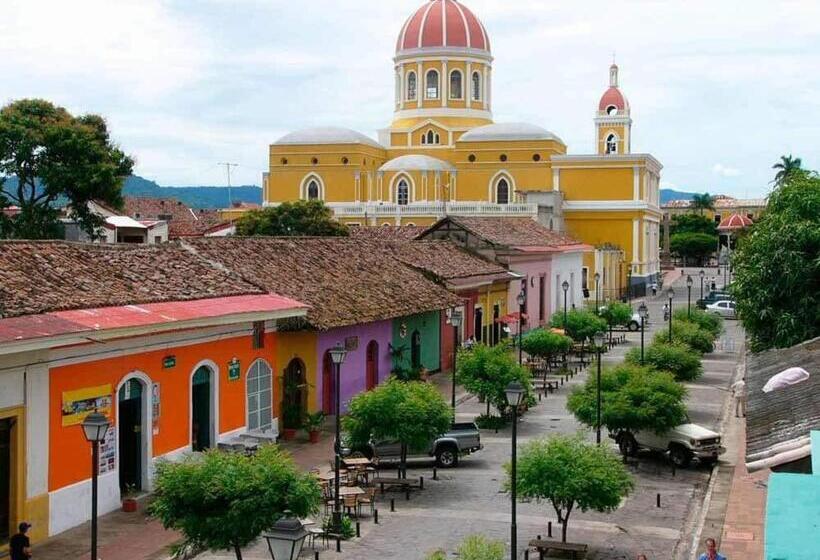 هتل Hospedaje Valeria