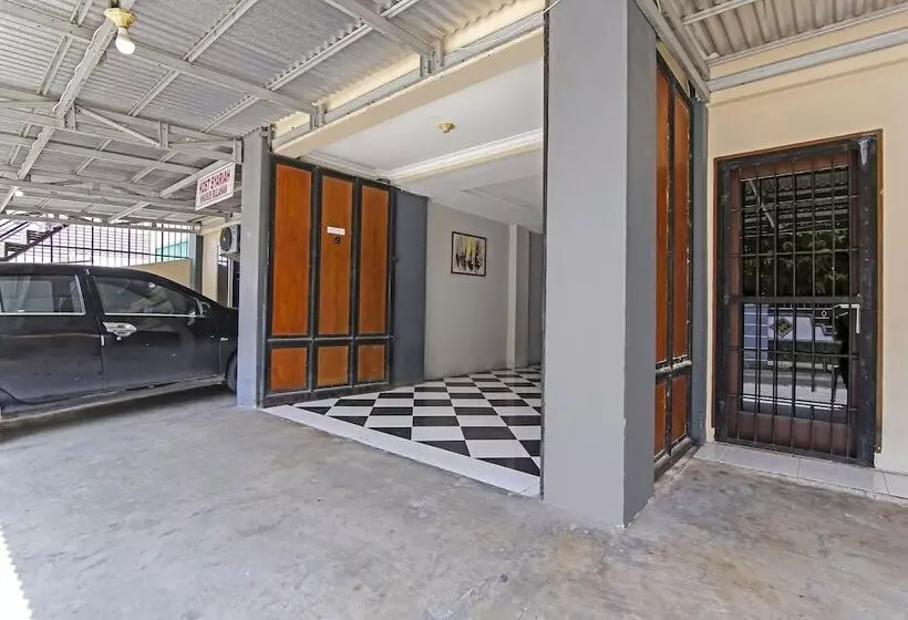 ホテル Oyo 90883 Ria Agustar Syariah