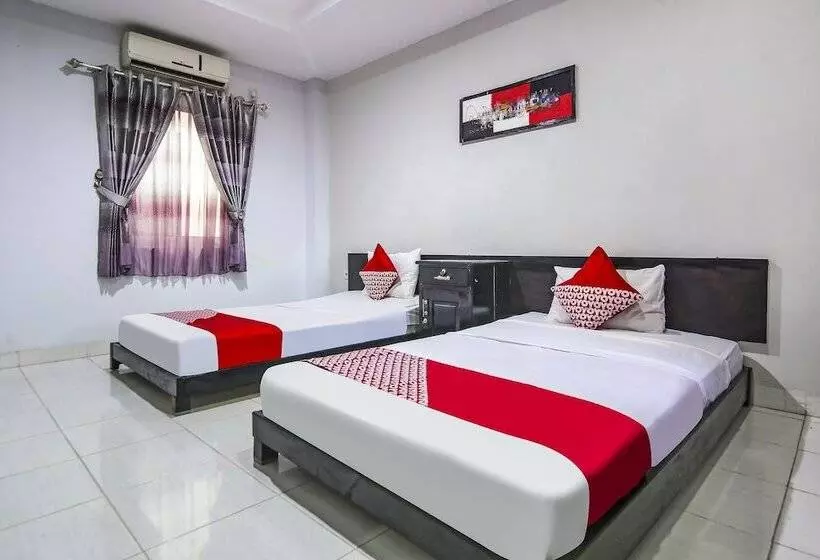 ホテル Oyo 90883 Ria Agustar Syariah