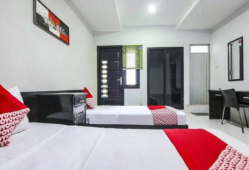 ホテル Oyo 90883 Ria Agustar Syariah