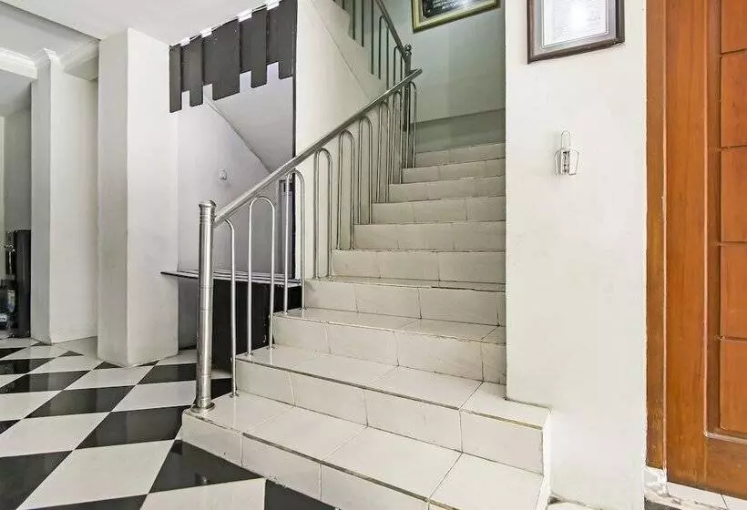 ホテル Oyo 90883 Ria Agustar Syariah