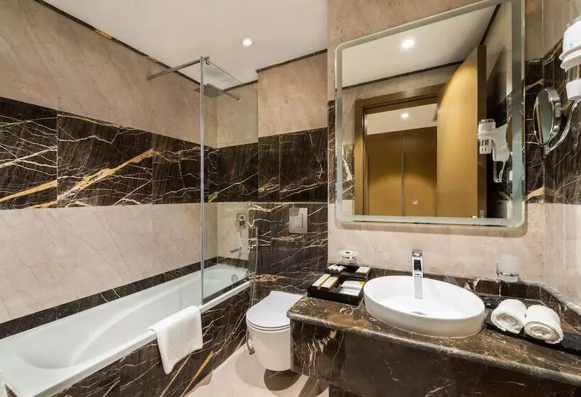 هتل Warwick Riyadh