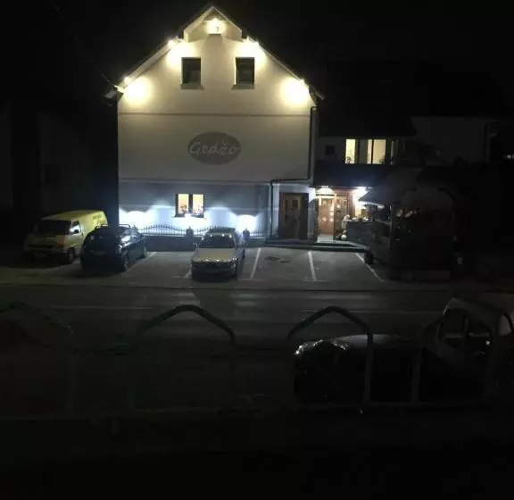 پانسیون Gostilna In Prenočišča Gedžo