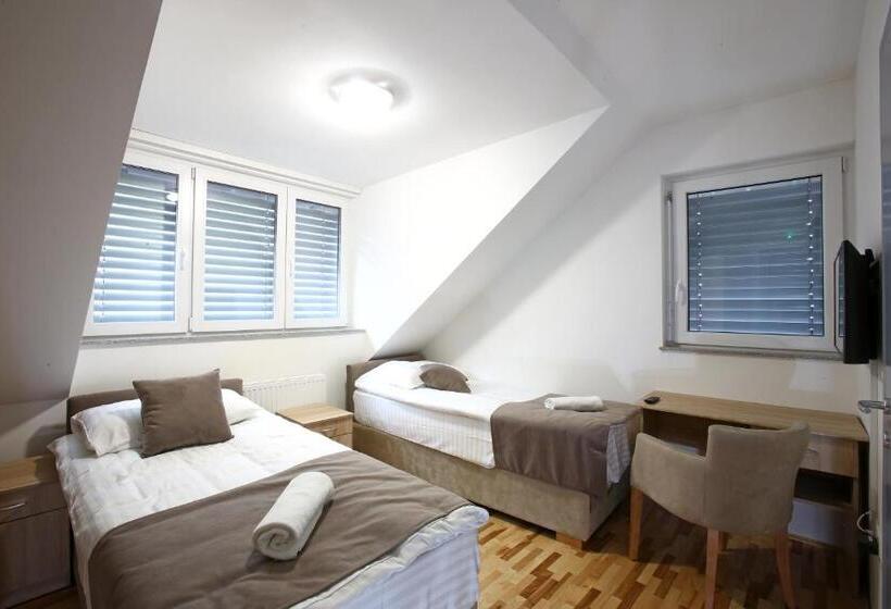 پانسیون Gostilna In Prenočišča Gedžo