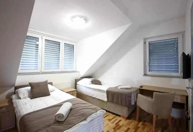 پانسیون Gostilna In Prenočišča Gedžo