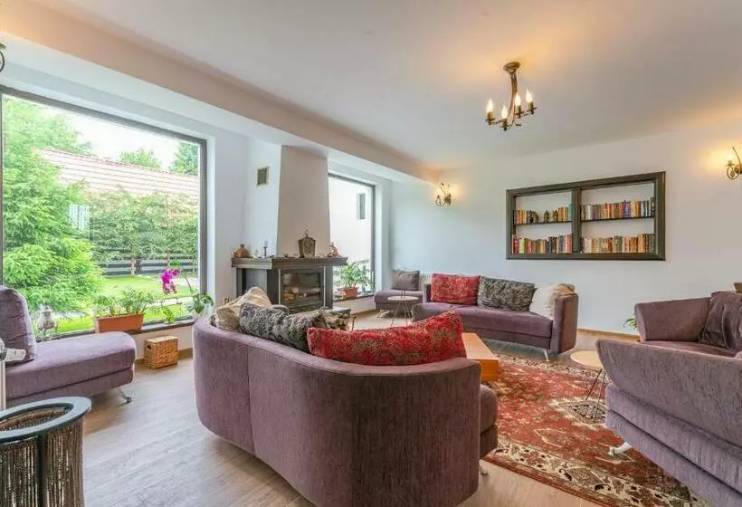 پانسیون Vila Trubadur   Adults Only