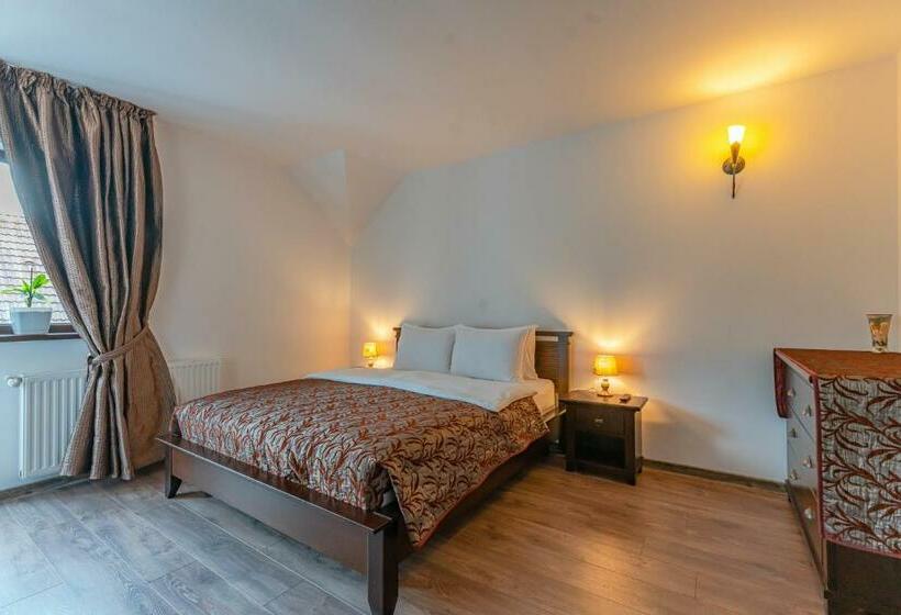 פנסיון Vila Trubadur   Adults Only