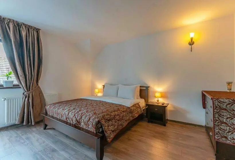 پانسیون Vila Trubadur   Adults Only