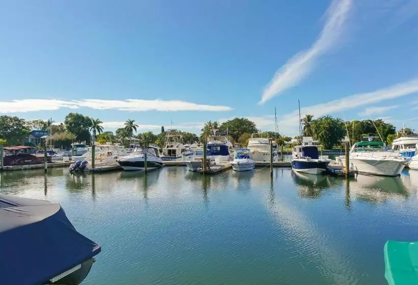 Heated Pool, Fireplace, 70 Tv, Waterfront & More!