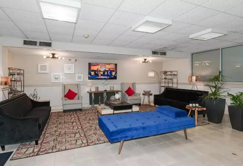 Heated Pool, Fireplace, 70 Tv, Waterfront & More!