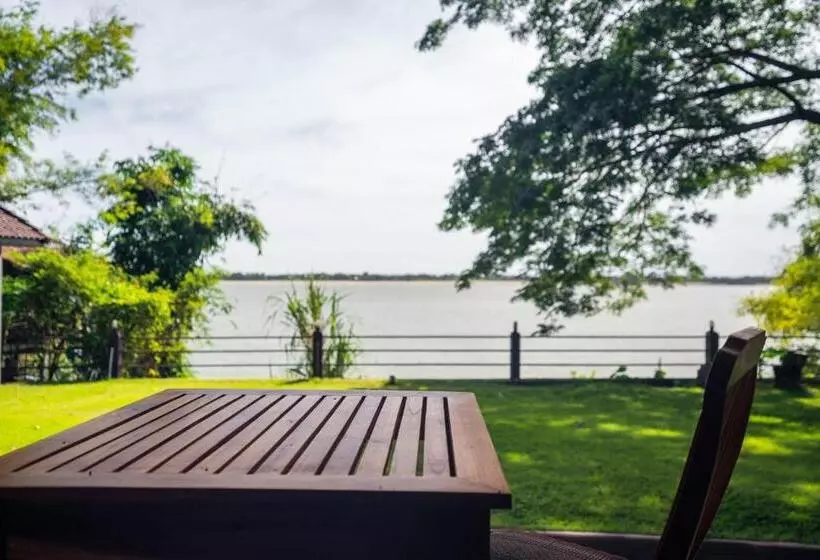 هتل Nakorn River View