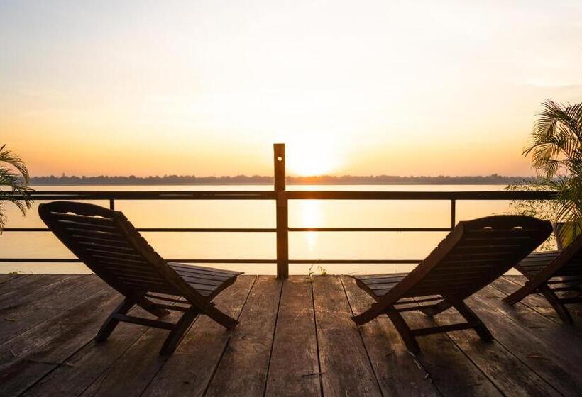 בית מלון כפרי Nakorn River View