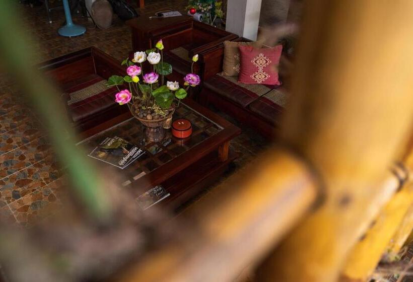 בית מלון כפרי Nakorn River View